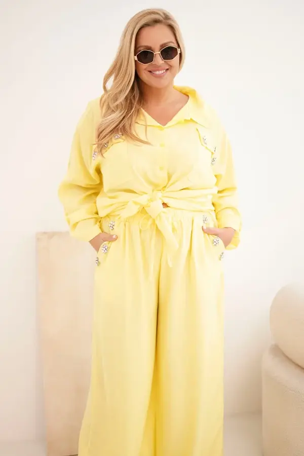 Kesi Ženski komplet Kesi Plus Size s srajco in širokimi hlačami rumene barve
