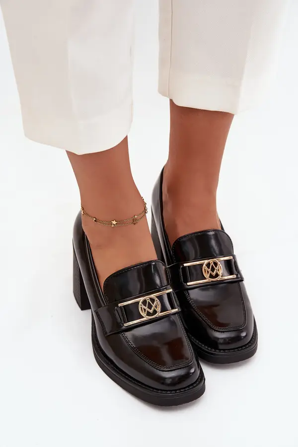 Boto Ženski mokasini s peto in okrasjem