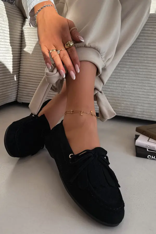 Boto Ženski mokasini z okrasnimi resicami