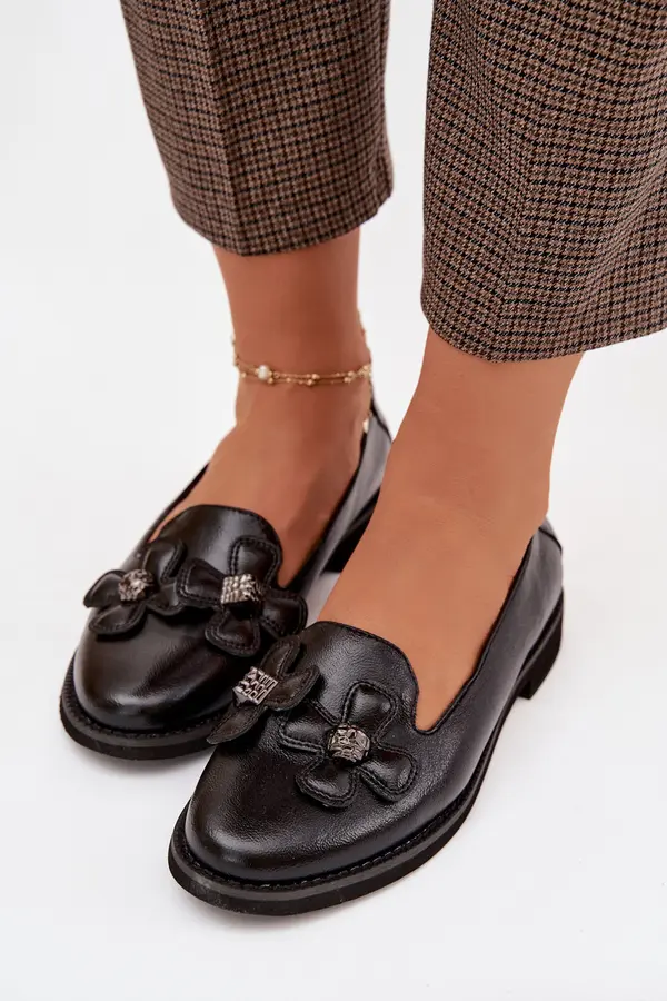 Boto Ženski mokasini z okrasnimi rožami