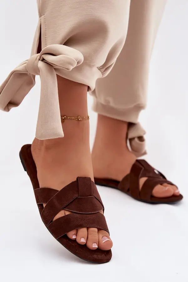 Boto Ženski ravni japonki s paščki v čokoladni barvi