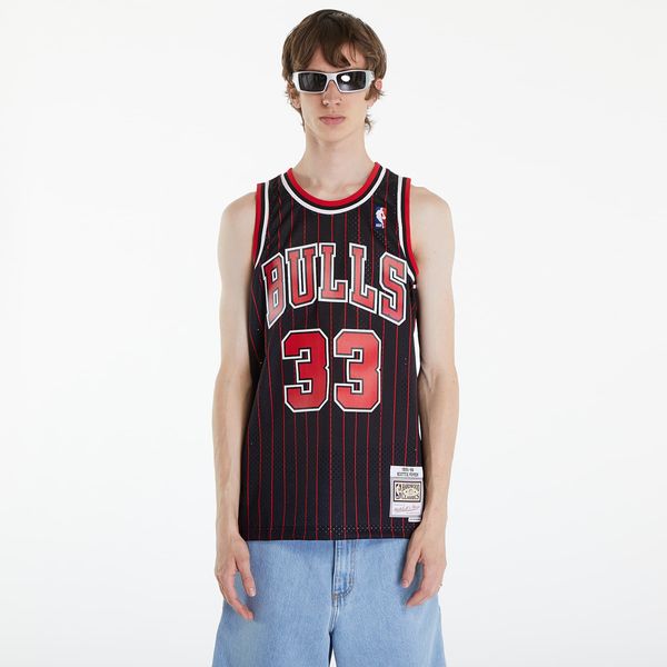 Mitchell & Ness Dres Mitchell & Ness Chicago Bulls 33 Scottie Pippen Swingman Jersey Black/ Red M