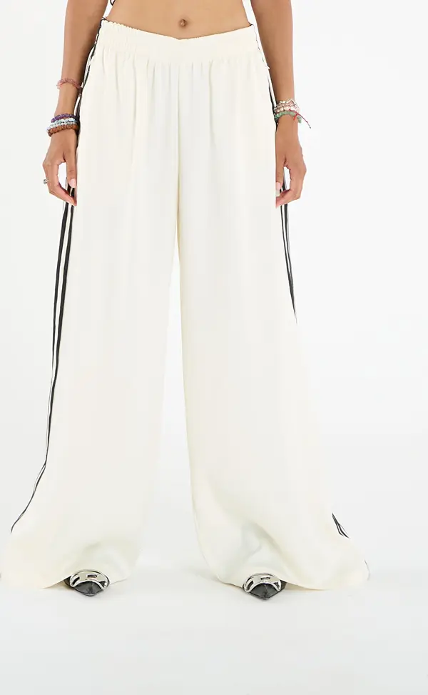 adidas Originals Hlače adidas Adicolor Satin Wide Leg Track Joggers Cream White/ Grey Three L/42