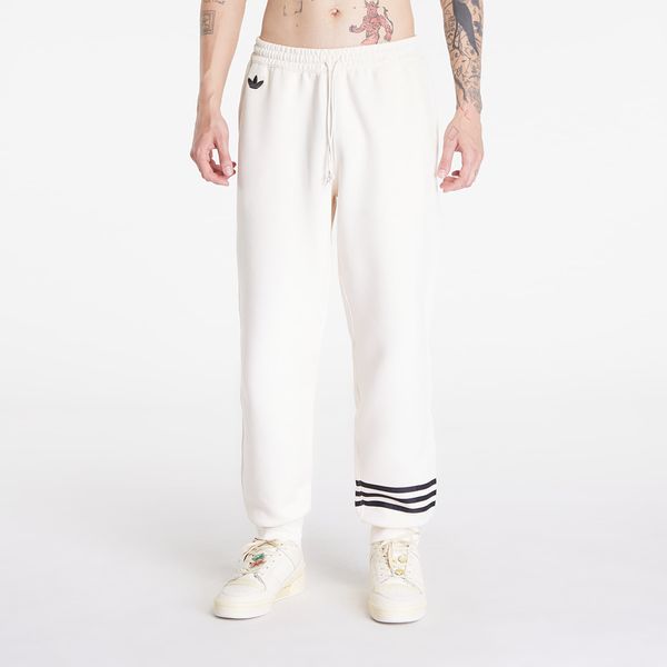 adidas Originals Hlače adidas Originals Neuclassics Pants Wonder White M