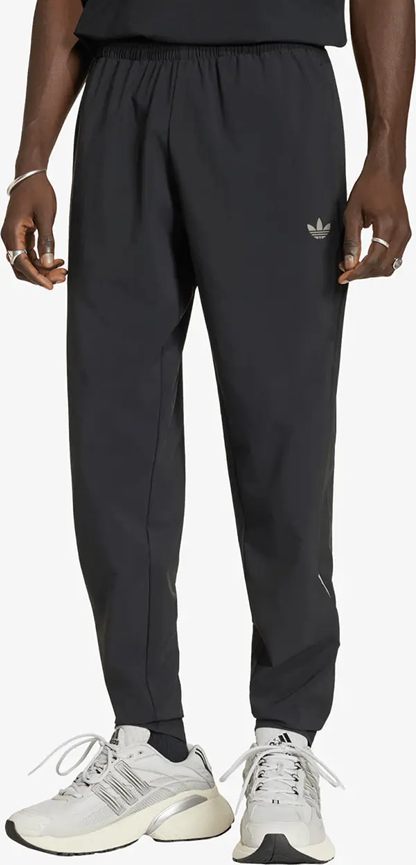 adidas Originals Hlače adidas Tech Trefoil Essentials Woven Pant Black M