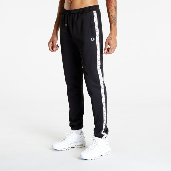 FRED PERRY Hlače Fred Perry Taped Track Pant Black S