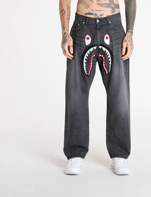 A BATHING APE Jeans A BATHING APE Shark Loose Fit 13 Oz Denim Pants UNISEX Black S