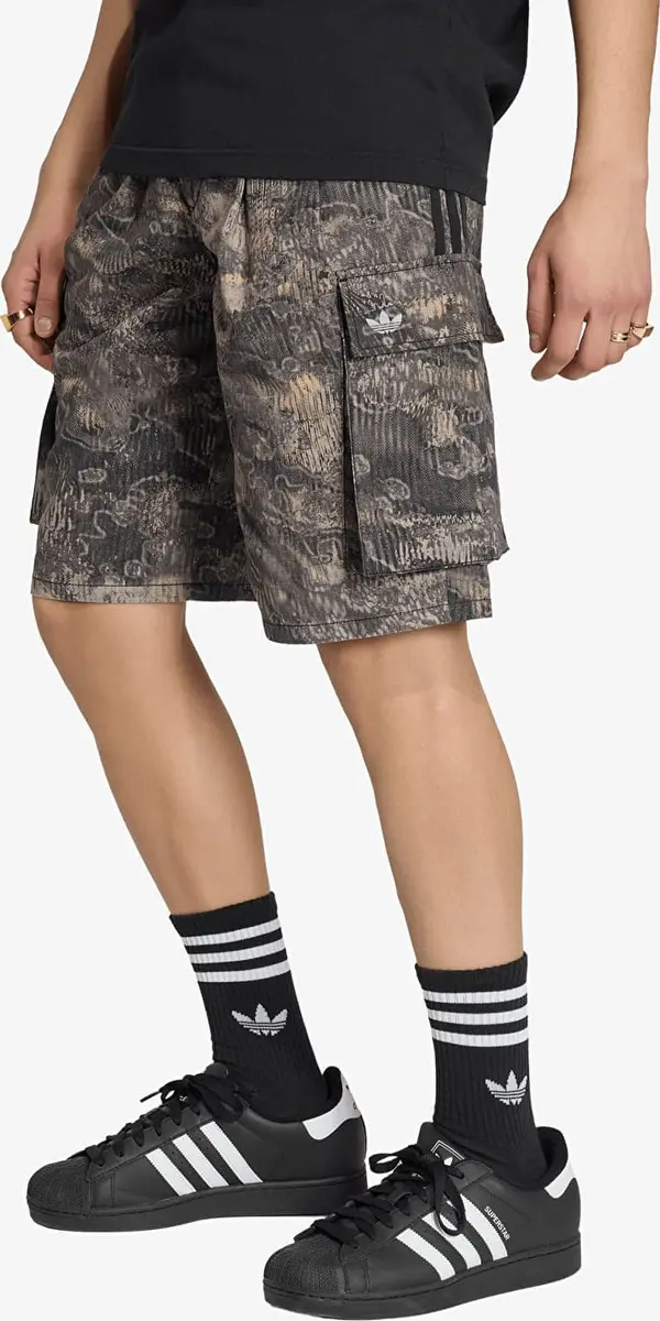 adidas Originals Kratke hlače adidas Adilenium Season 5 Aop Cargo Shorts Chalk Pearl/ Wonder Taupe 34