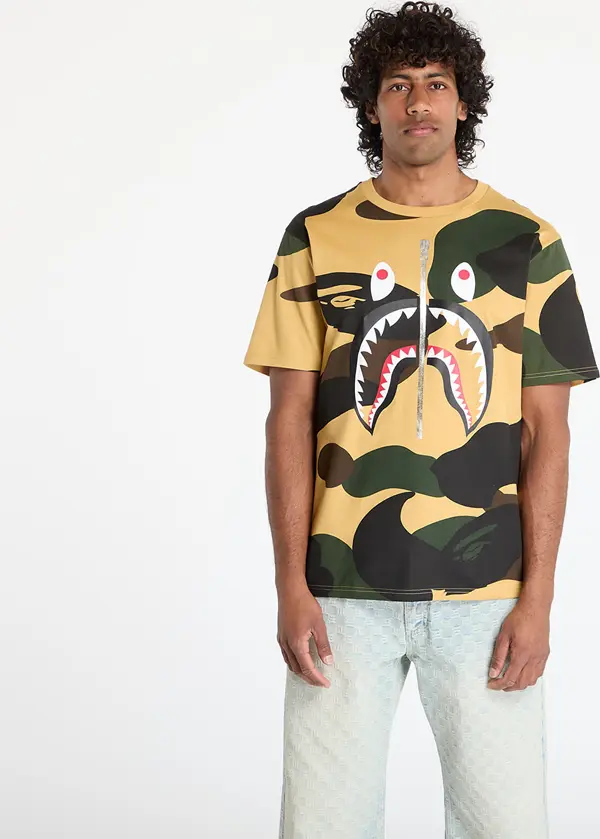 A BATHING APE Majice A BATHING APE Giant 1St Camo Shark Tee UNISEX Yellow S