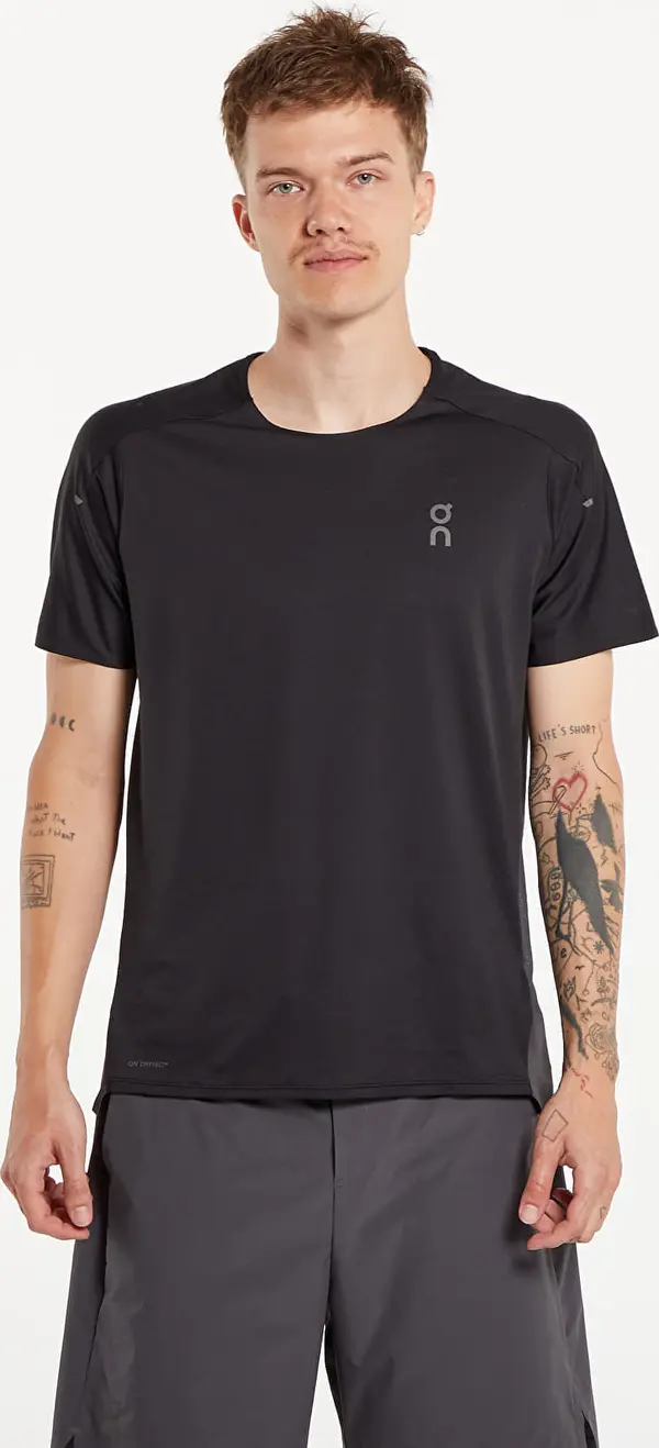 On Majice On Performance Short Sleeve Tee Black/ Eclipse XS