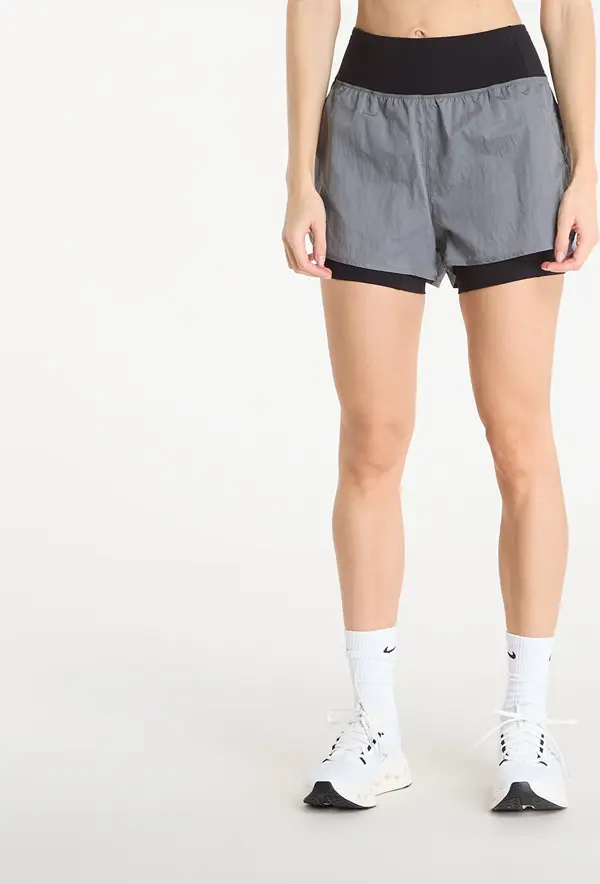 On Majice On Performance Volt Shorts Glacier XS