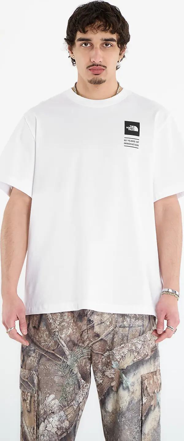 The North Face Majice The North Face TNF Celebration Relaxed Short Sleeve Tee-Graphic TNF White XL