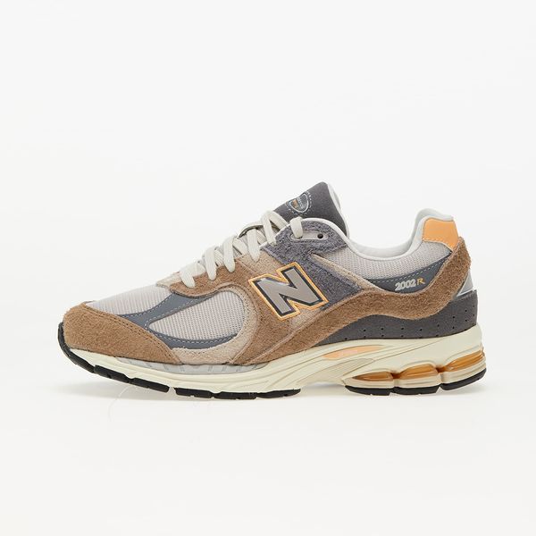 New Balance New Balance 2002R Mushroom/ Hazy Peach/ Castlerock