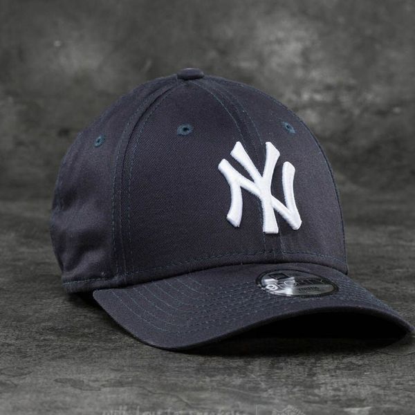 New Era New Era Youth 9Forty Adjustable MLB League New York Yankees Cap Navy/ White