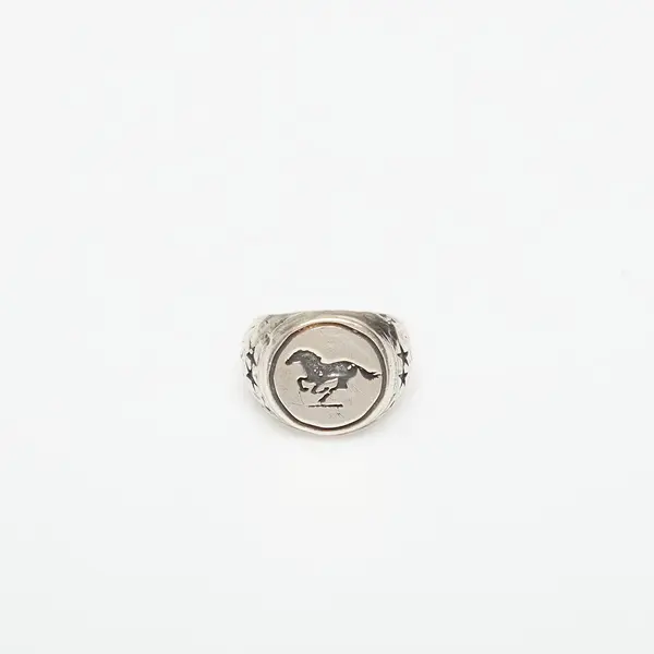 TwoJeys Prstan Twojeys Galloping Signet Silver 64 mm