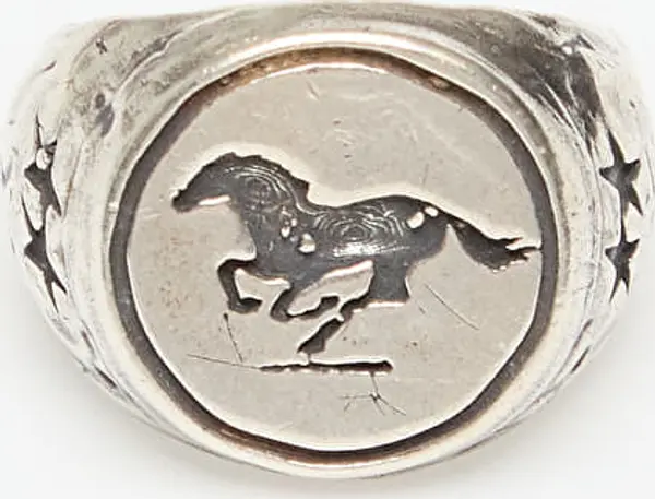 TwoJeys Prstan Twojeys Galloping Signet Silver 64 mm