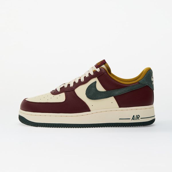 Nike Sneakers Nike Air Force 1 07 Lv8 Coconut Milk/ Vintage Green-Dark Team Red EUR 41