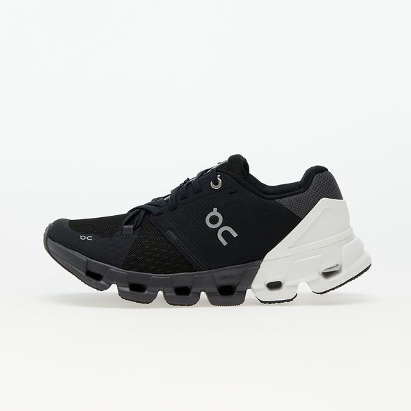 On Sneakers On W Cloudflyer Black/ White EUR 36