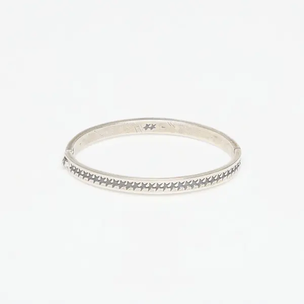 TwoJeys Zapestnica TwoJeys Icon Stars Closed Bangle Silver M