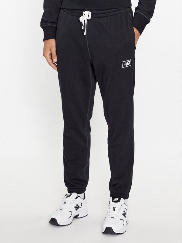 New Balance New Balance Spodnji del trenirke NB Essentials Sweatpant MP33509 Črna Regular Fit