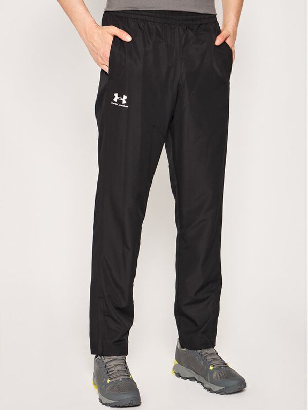 Under Armour Under Armour Pohodne hlače Vital Woven 1352031 Črna Loose Fit