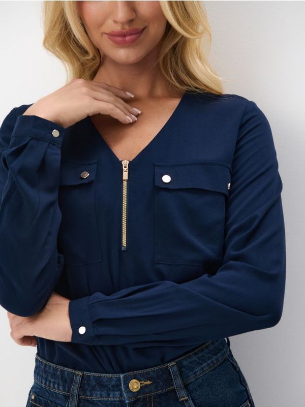 Mohito Mohito - Bluza iz viskoze - mornarsko modra