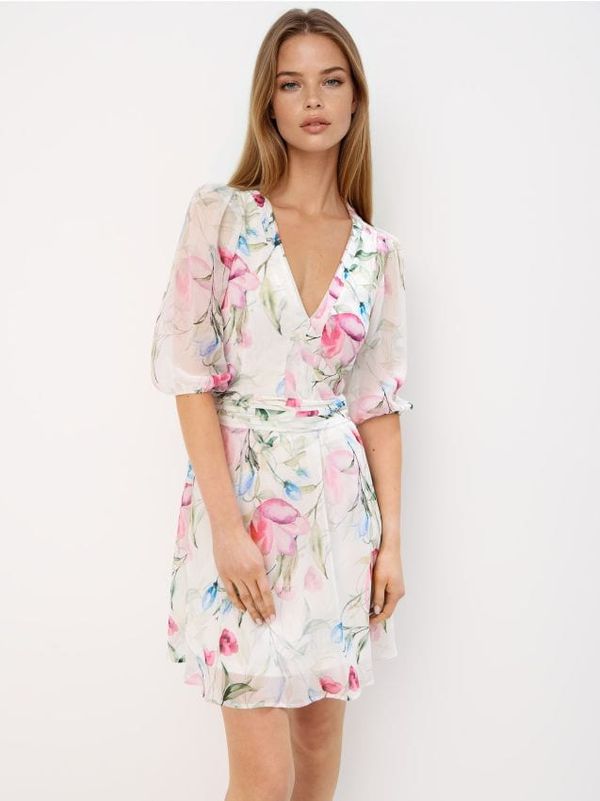 Mohito Mohito - Obleka mini s cvetličnim vzorcem - bela