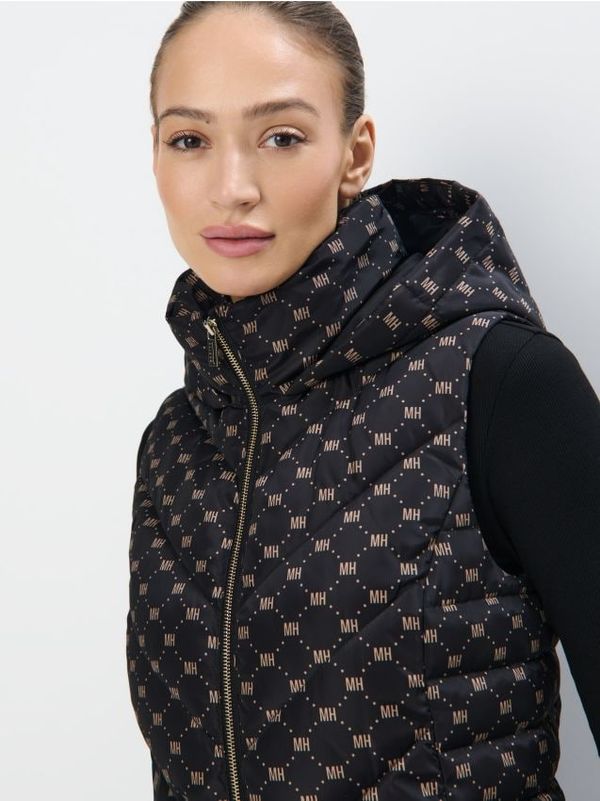 Mohito Mohito - Prešit brezrokavnik s kapuco - črna