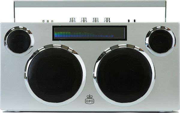 GPO Retro GPO Retro Manhattan - Boombox Stereo Silver