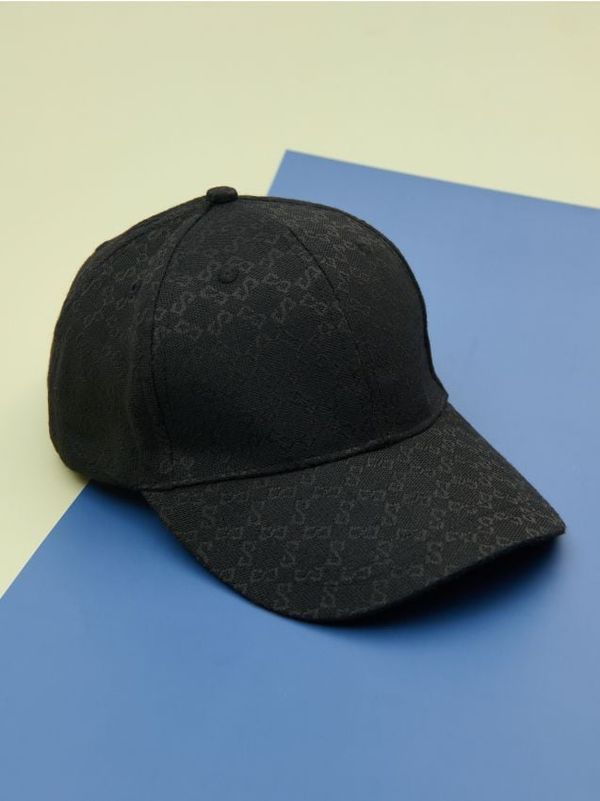 Sinsay Sinsay - Kapa s šiltom - črna