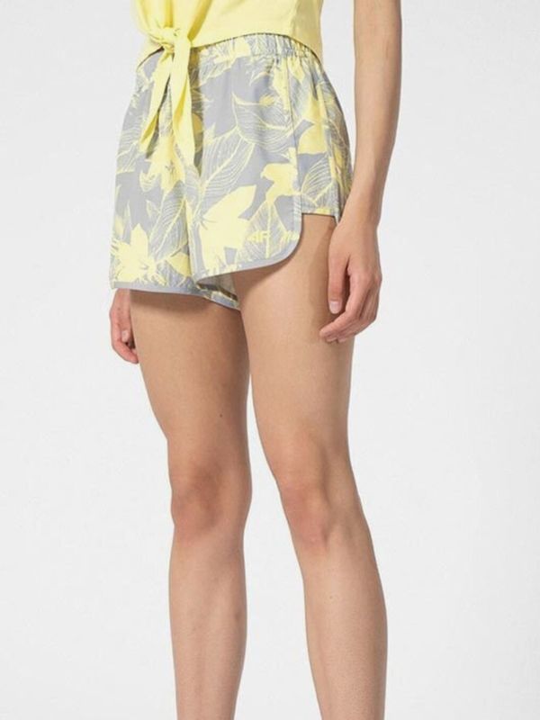 4F 4F Kratke hlače Črna