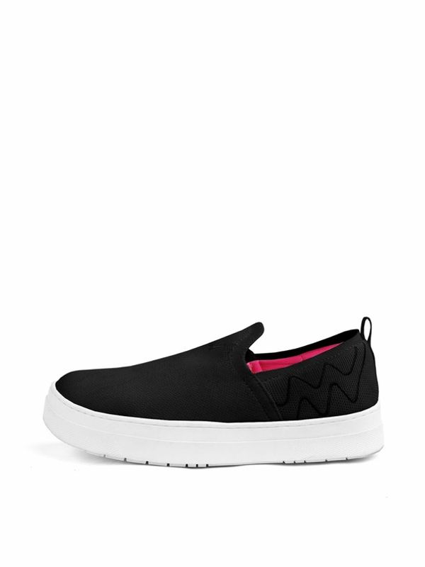 Vuch Vuch Seraphyn Black Slip On Črna